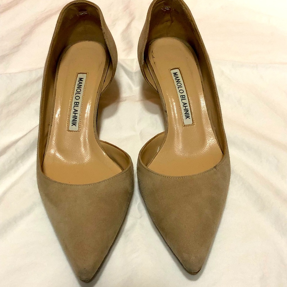 Manolo Blahnik Srila Suede Low-Heel Pump